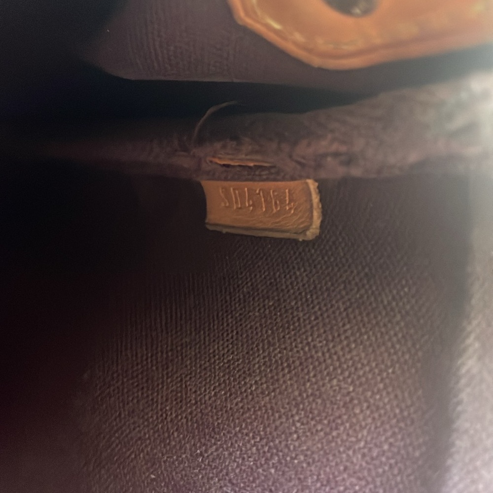Authentic Louis Vuitton Favorite MM Crossbody bag - Picture 8 of 10